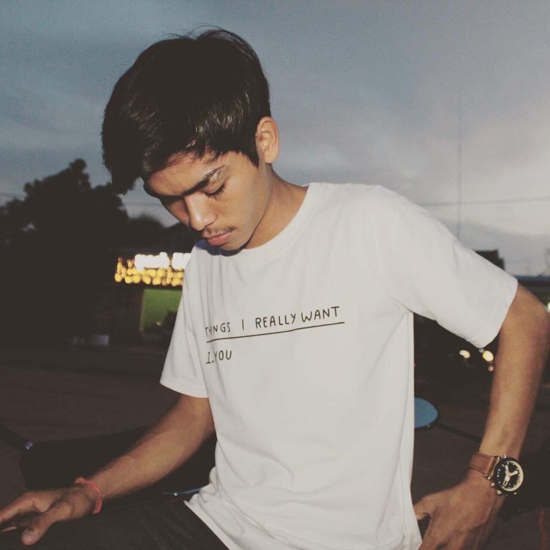 YIN—_—PIV. 8🩴🌪️