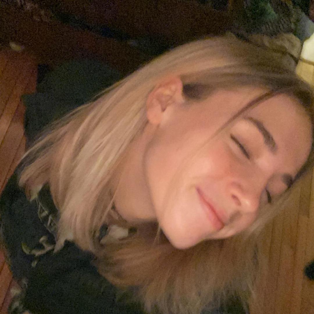 ✨🖤rosie jean🖤✨