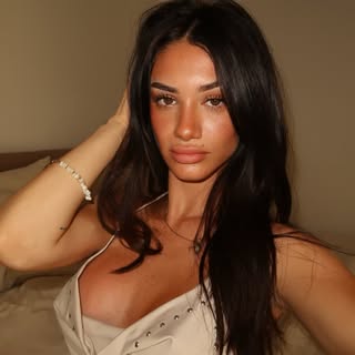 𝓡𝓸𝓼𝓼𝓮𝓵𝓵𝓪 ♡