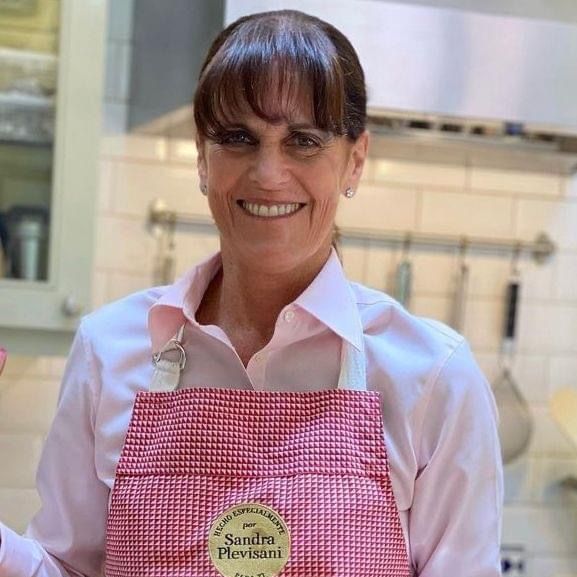 Sandra Plevisani - Oficial