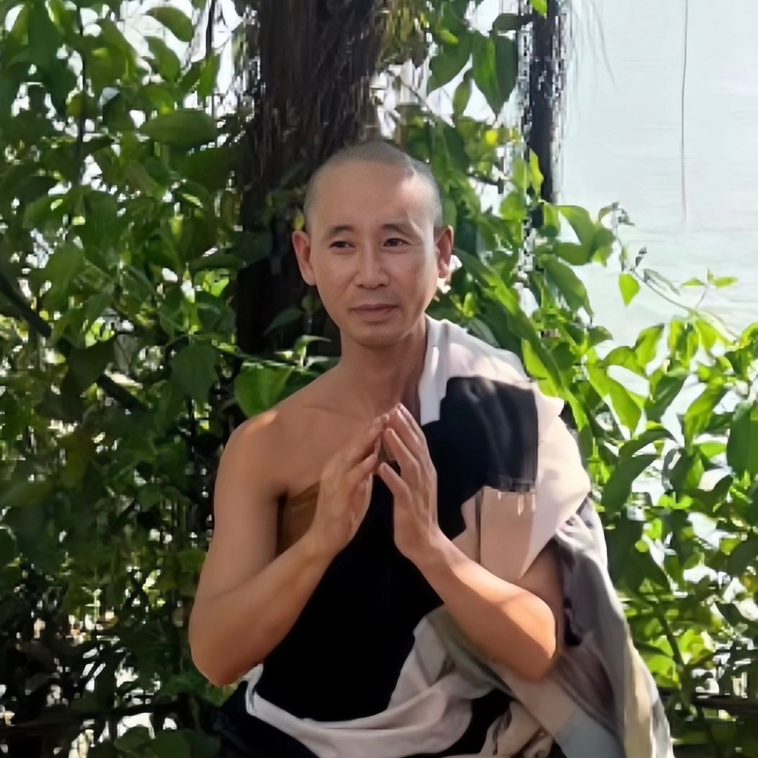 theo bước chân phật