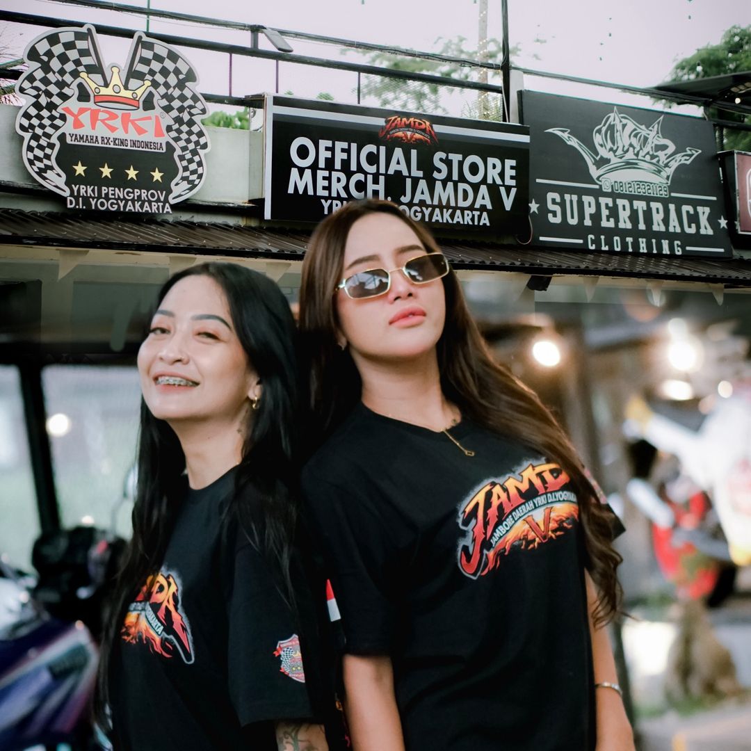 Supertrack Cloth
