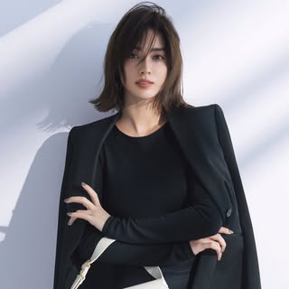 滝沢カレン／KAREN TAKIZAWA