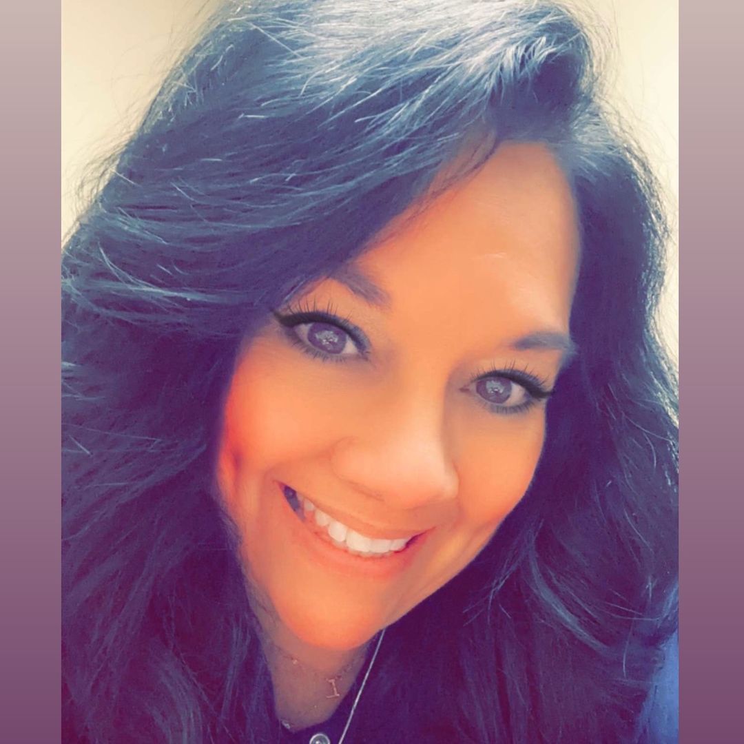 TeeLowe-Lala 💫🌼💛