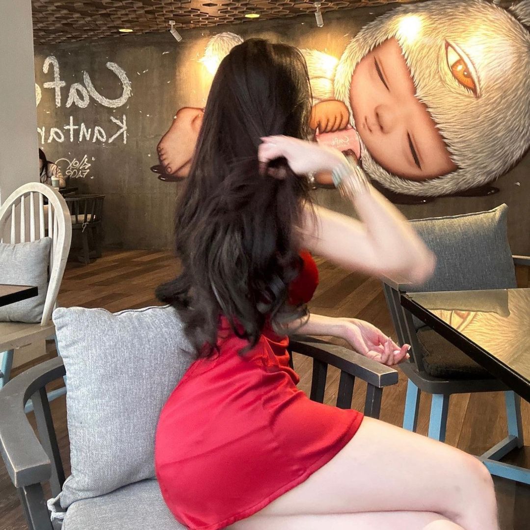 អុី អុី