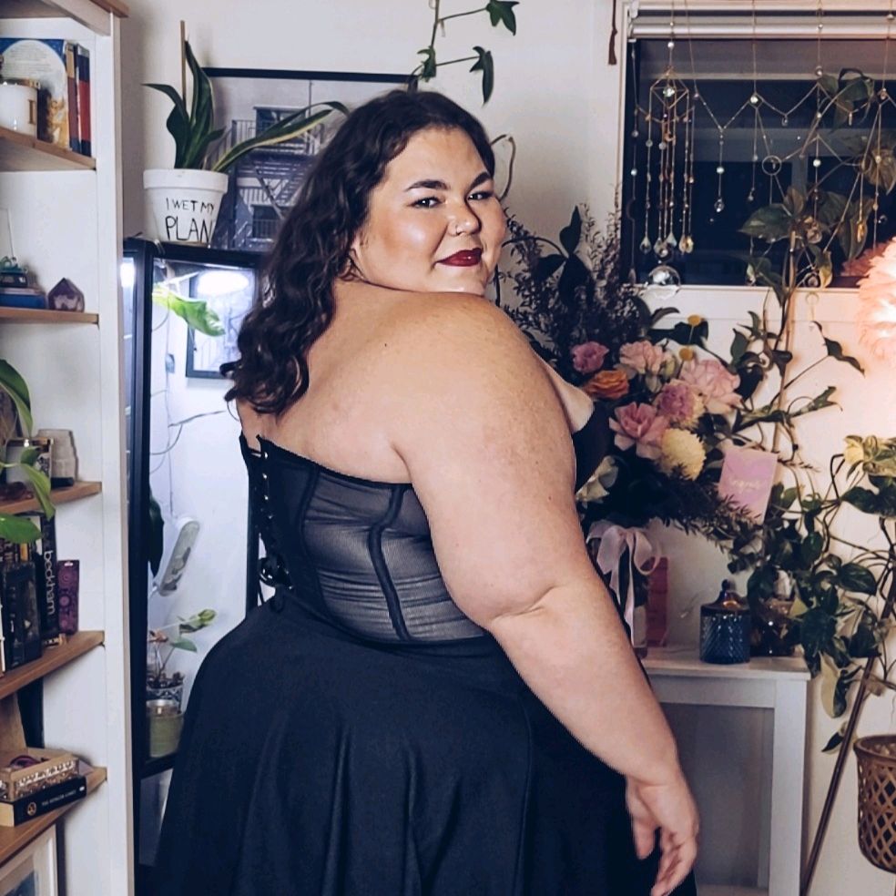 Dee | Ur Plus Size Bestie