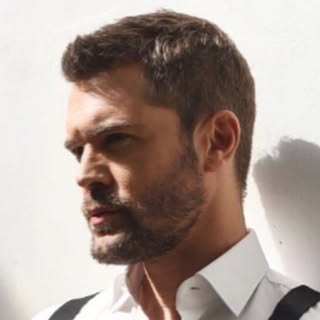 Charlie Weber