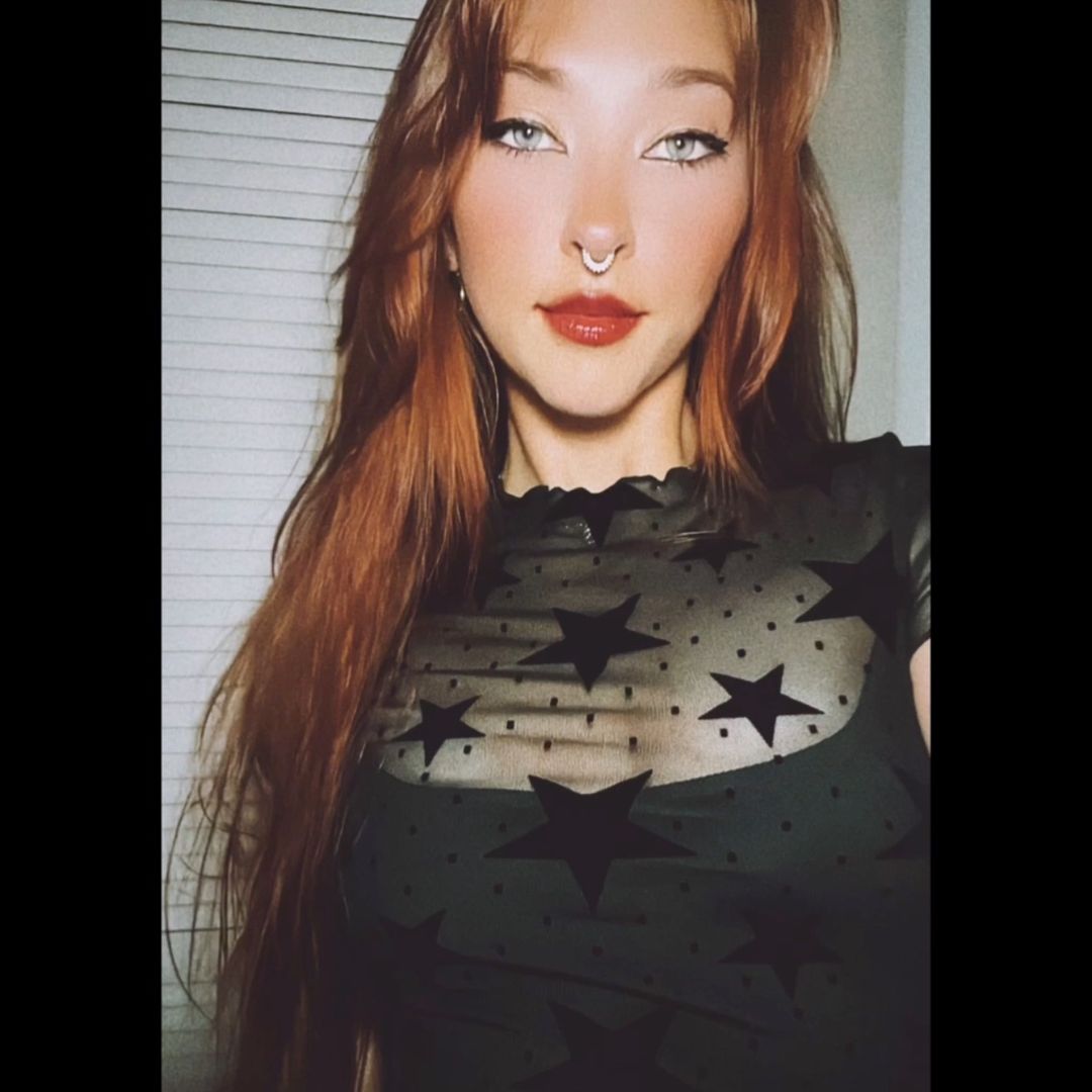 Moody Mel 🖤