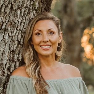 Sarah-Therapist Mom Unfiltered