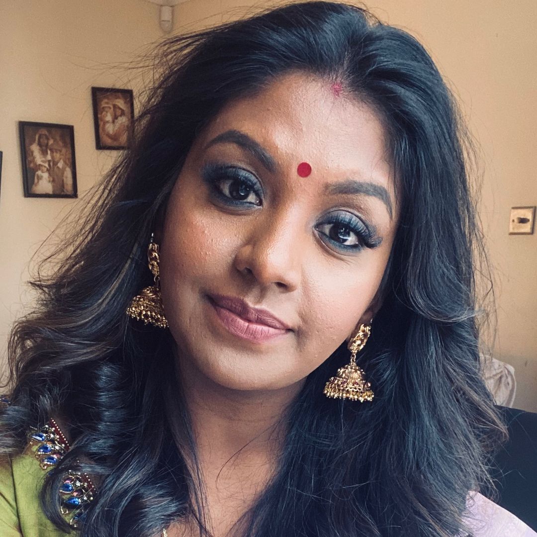 Thushi_mua