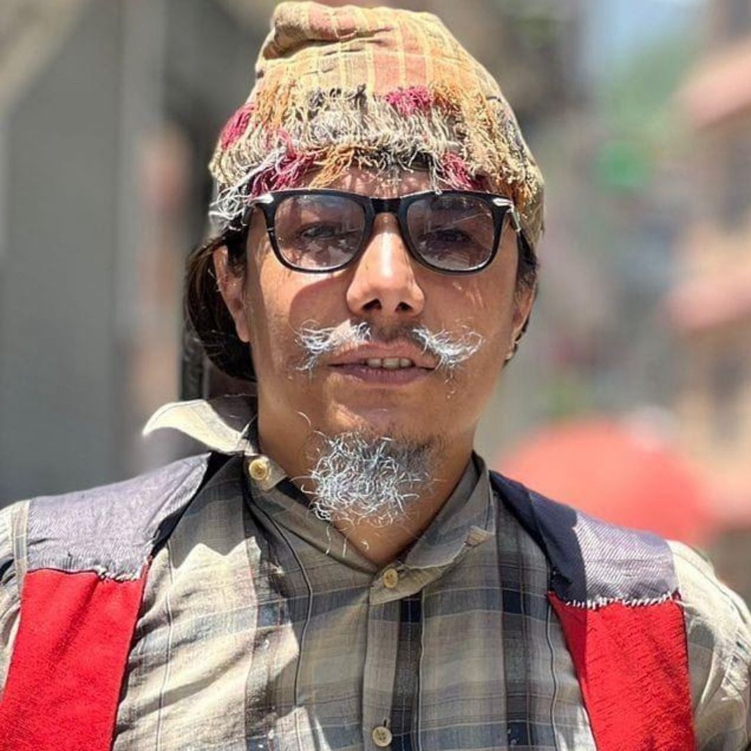टिमुर्के बाजे (,अबिवाहित,)