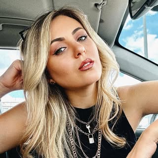 Victoria | Photo & Posing Tips