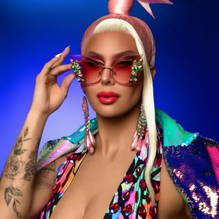 TRINITY THE TUCK