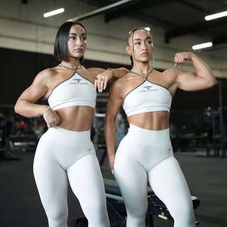 Clara & Laurie 🇫🇷