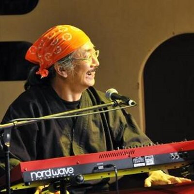植松伸夫 (Nobuo Uematsu) -con TIKI-