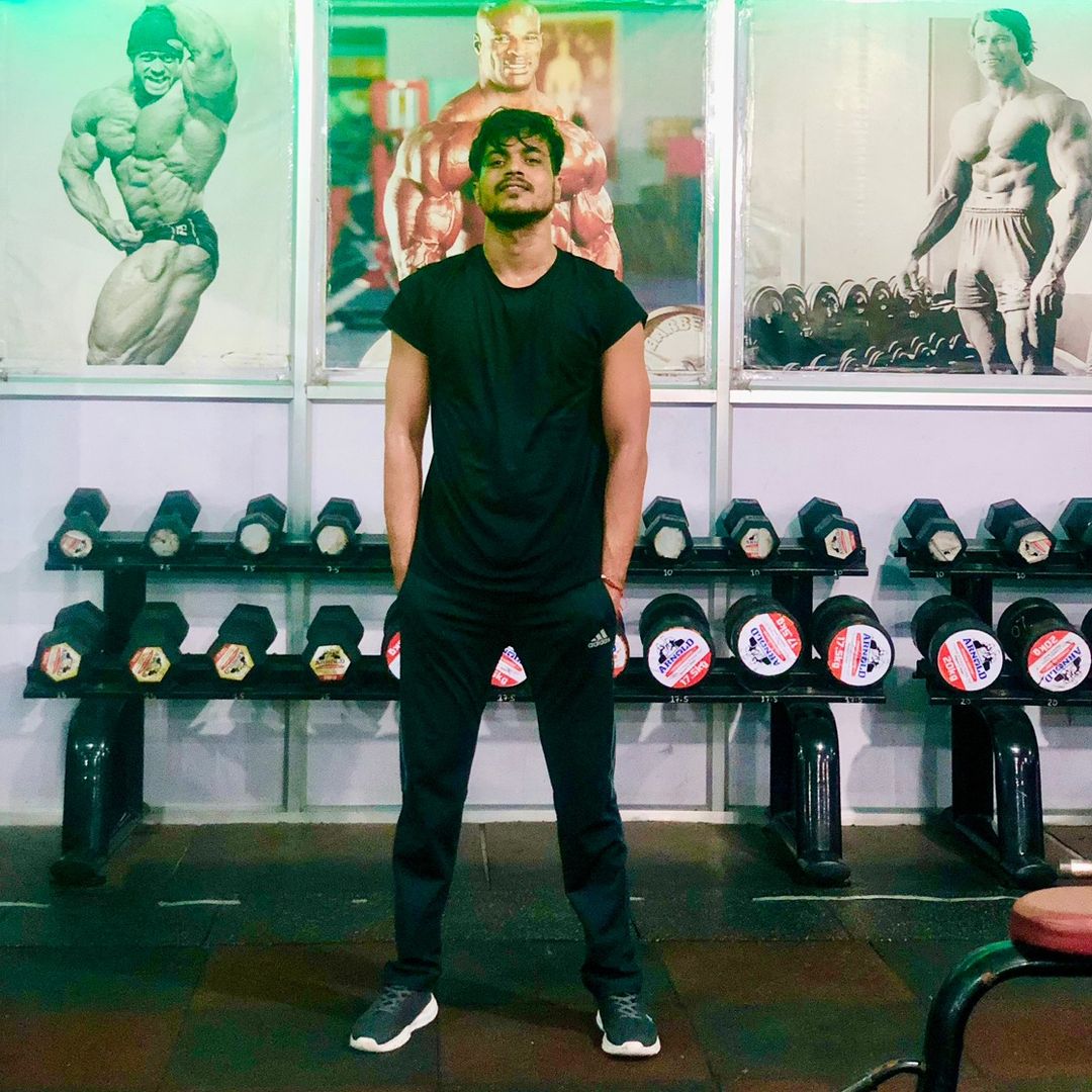 𝓦𝓱𝓸 𝓘𝓼 𝓕𝓻𝓸𝓼𝓽𝓮𝓻