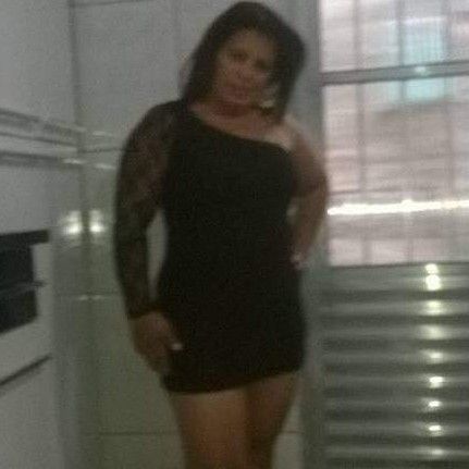 Claudia dos Santos M