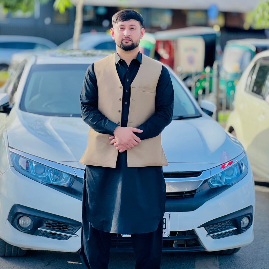 Uxmi khan