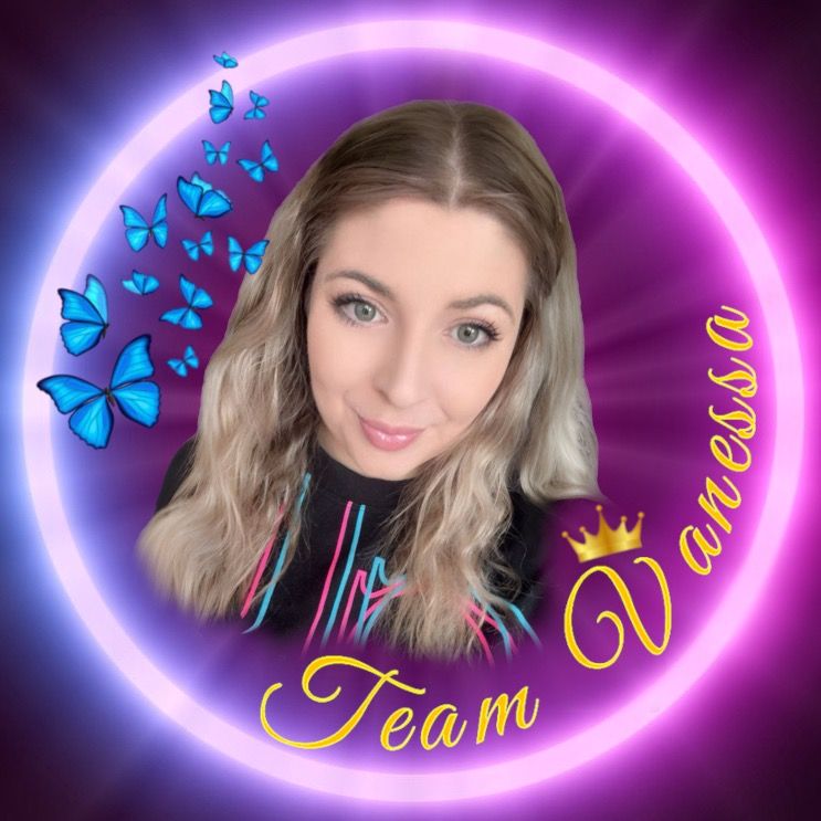 👑🦋 #Vaͥneͣsͫsa 🦋👑