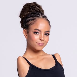 Vitória Bueno | Bailarina 🩰🇧🇷