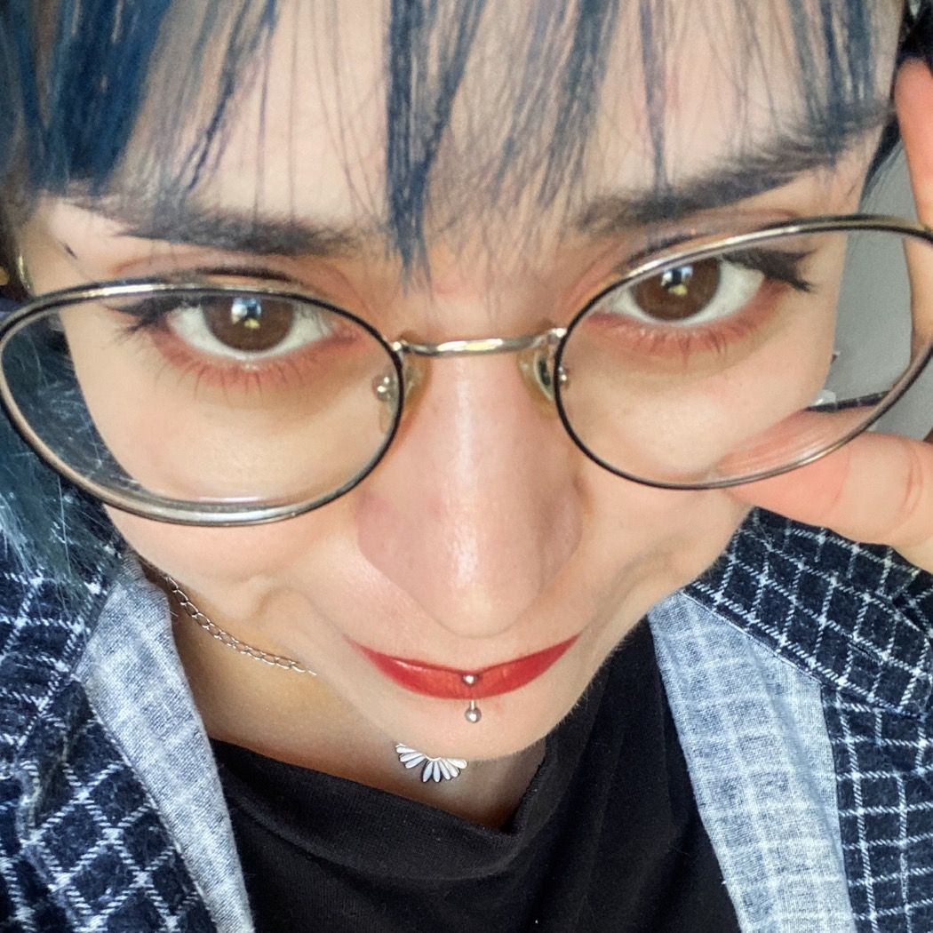 Cata (Hannah’s gf)