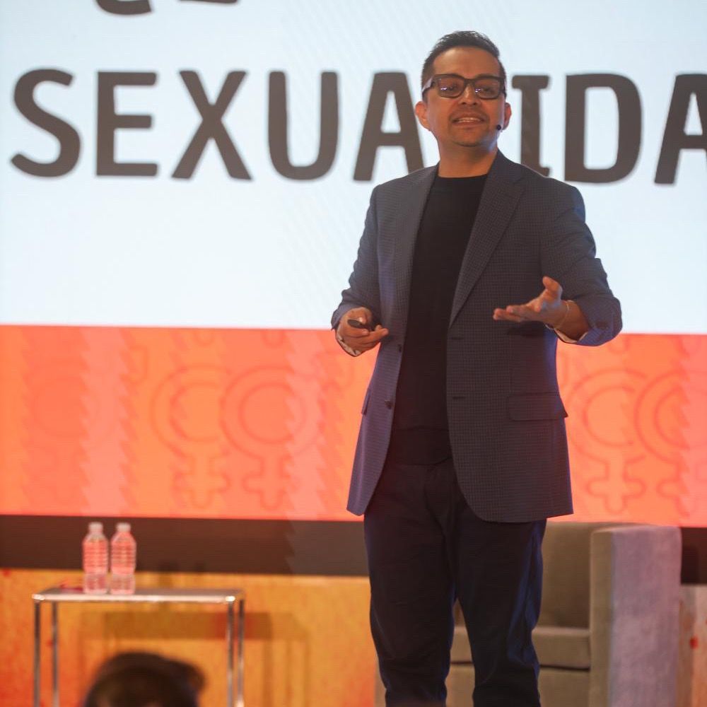 Yo soy Carlos Hernández