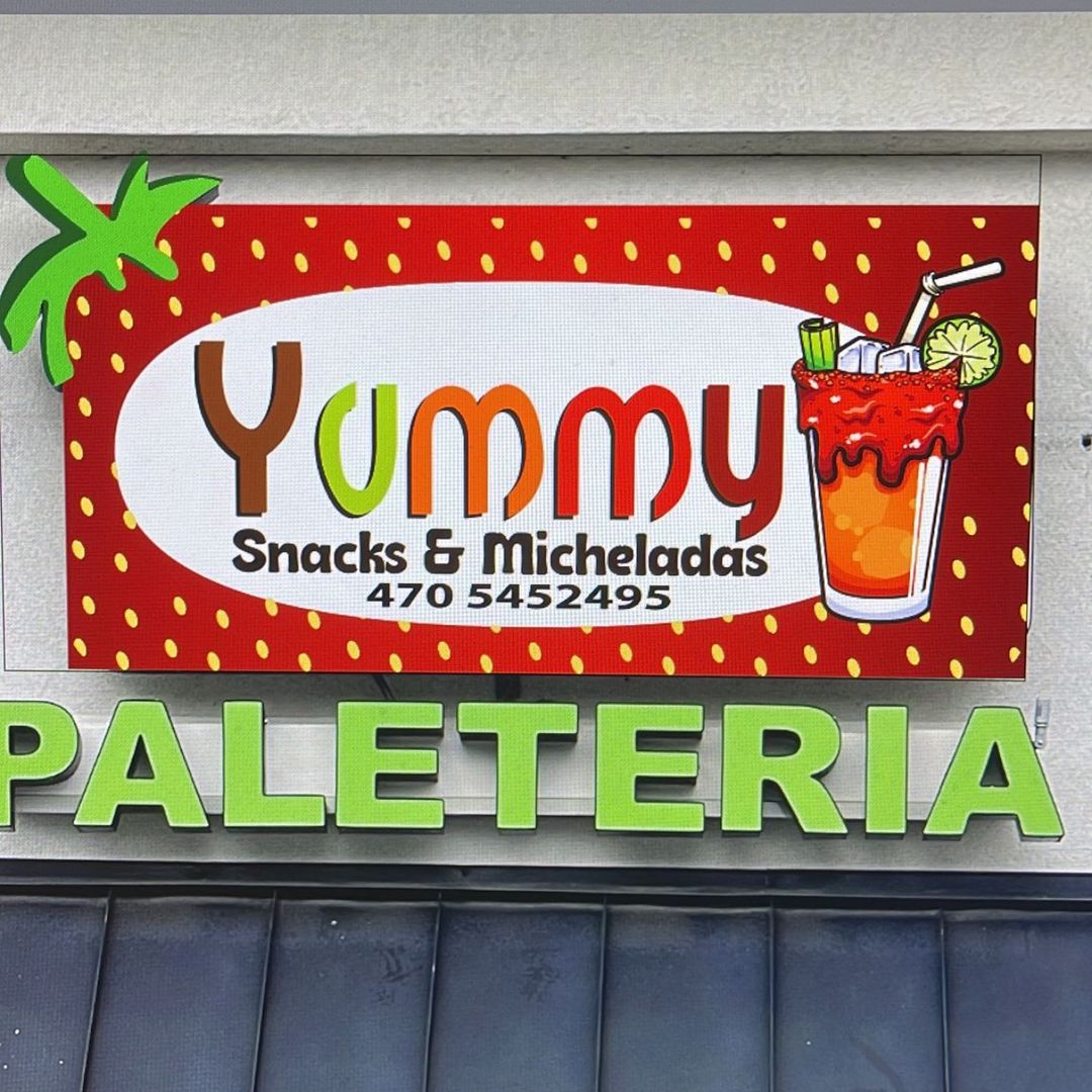 Yummy snacks y micheladas