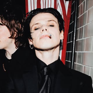 YUNGBLUD ARMY 🖤